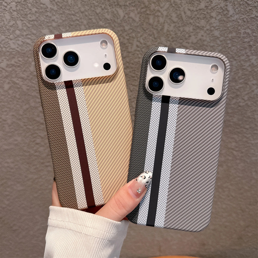 iPhone Serisi Karbon Fiber Desenli Darbe Korumalı Kılıf