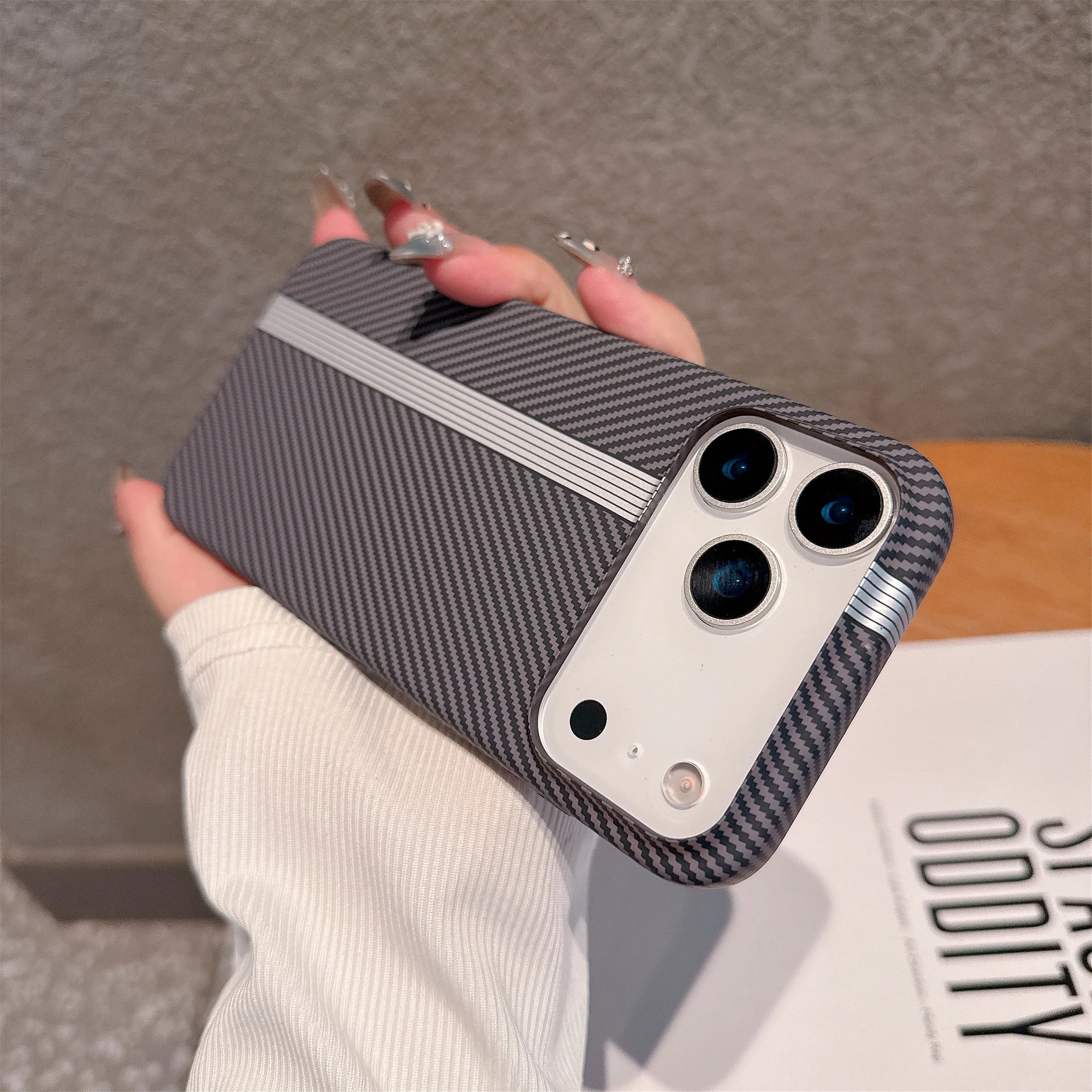iPhone Serisi Karbon Fiber Desenli Darbe Korumalı Kılıf