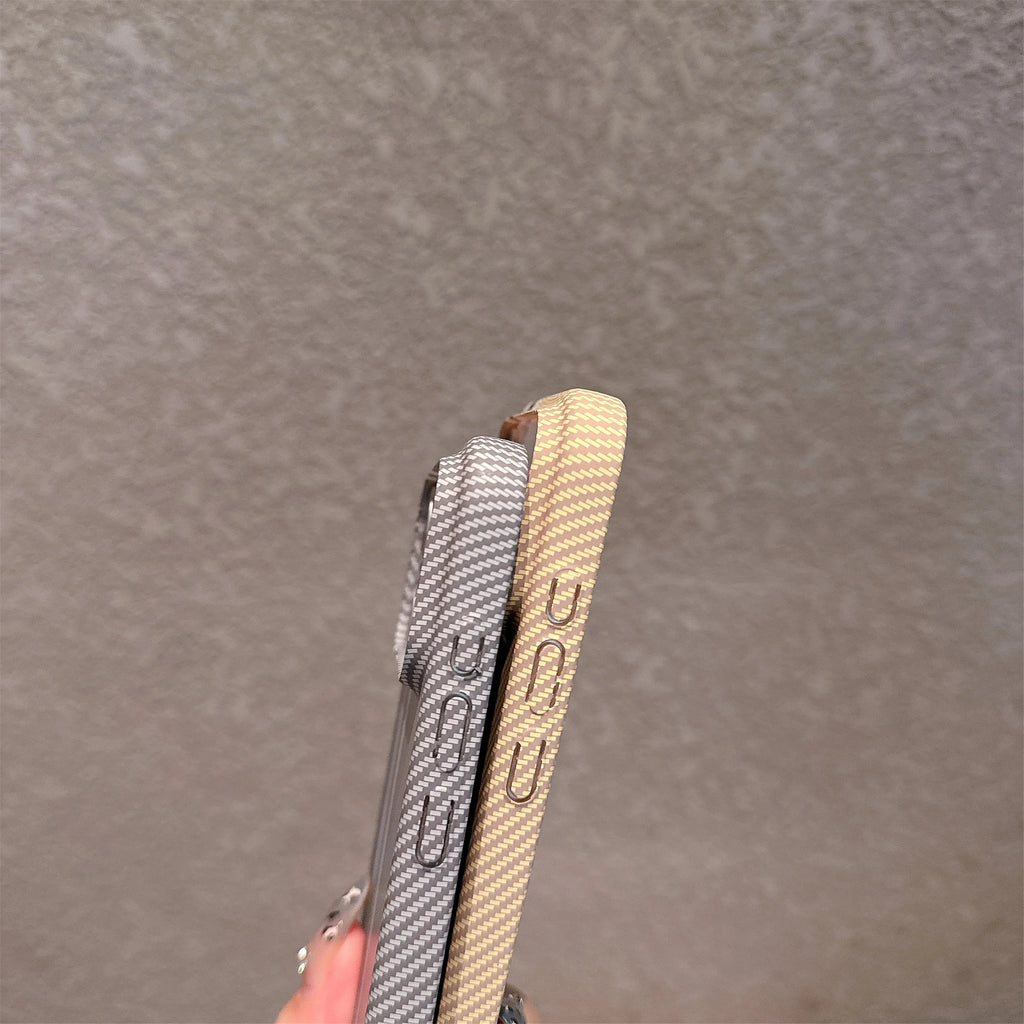 iPhone Serisi Karbon Fiber Desenli Darbe Korumalı Kılıf