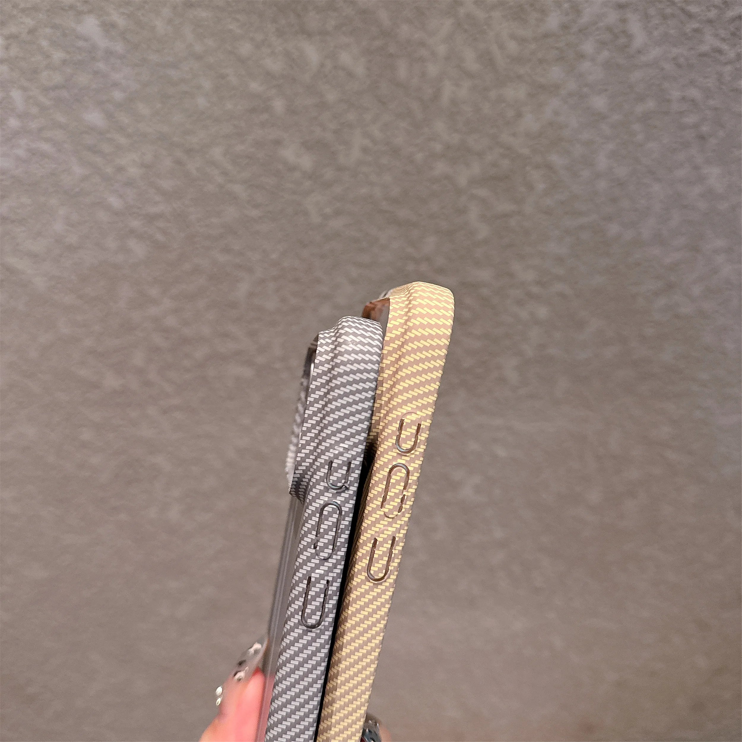 iPhone Serisi Karbon Fiber Desenli Darbe Korumalı Kılıf