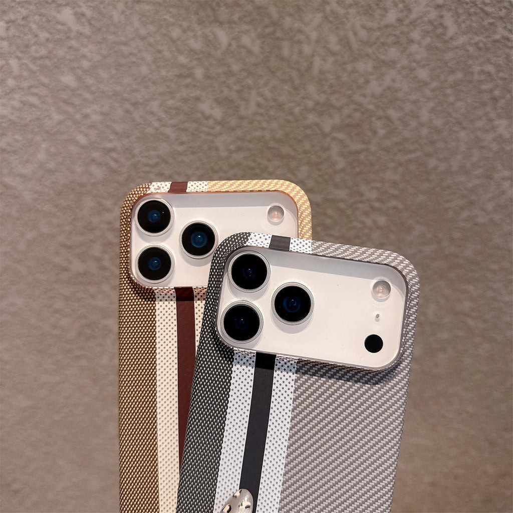 iPhone Serisi Karbon Fiber Desenli Darbe Korumalı Kılıf